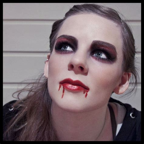 cute vampire makeup looks